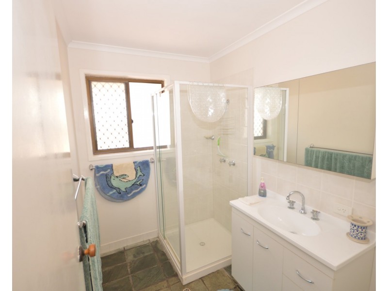 2 Hyperno Way, Branyan QLD 4670