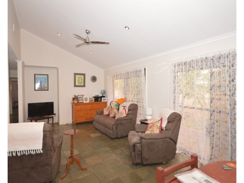 2 Hyperno Way, Branyan QLD 4670