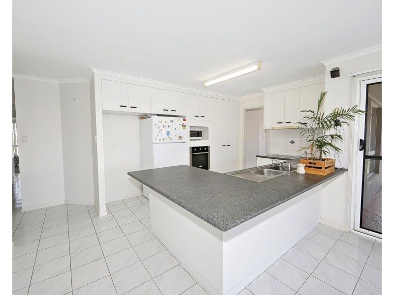 19 Clive Crescent, Kepnock QLD 4670