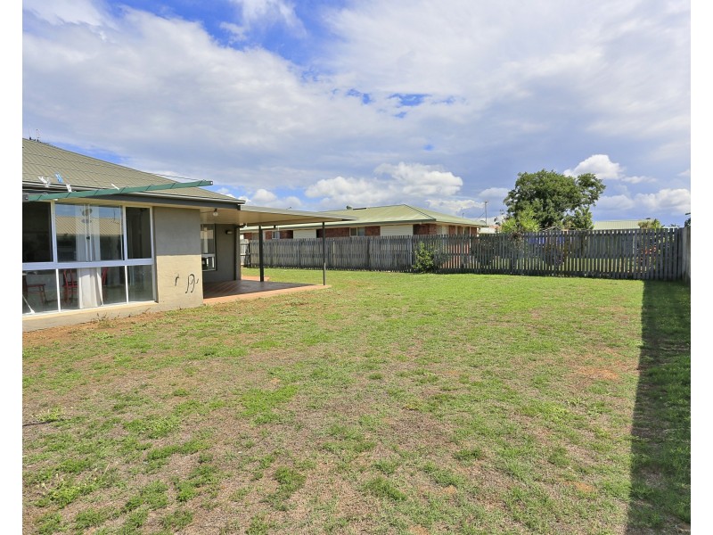 19 Clive Crescent, Kepnock QLD 4670