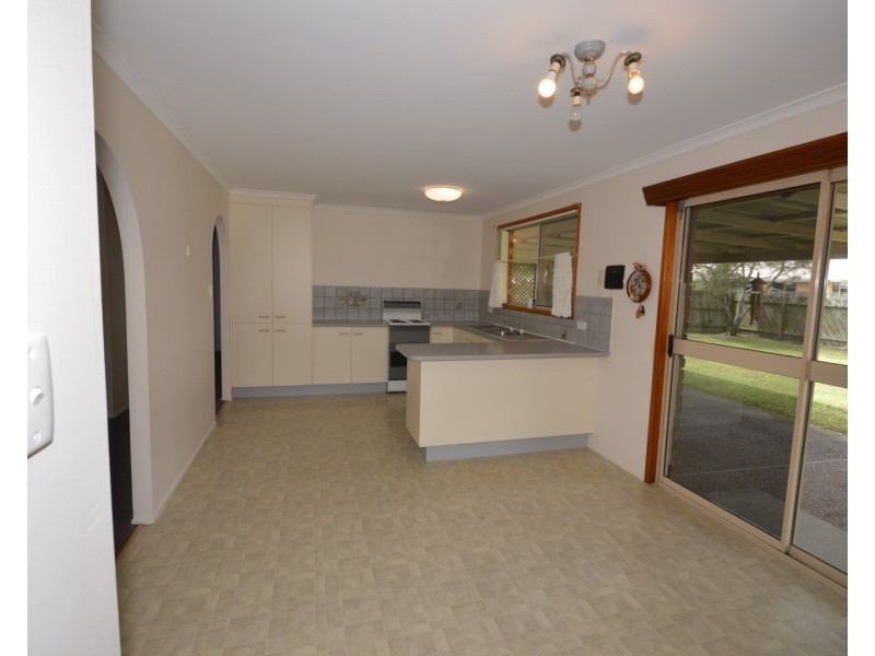 12 Mcnamara Street, Avenell Heights QLD 4670