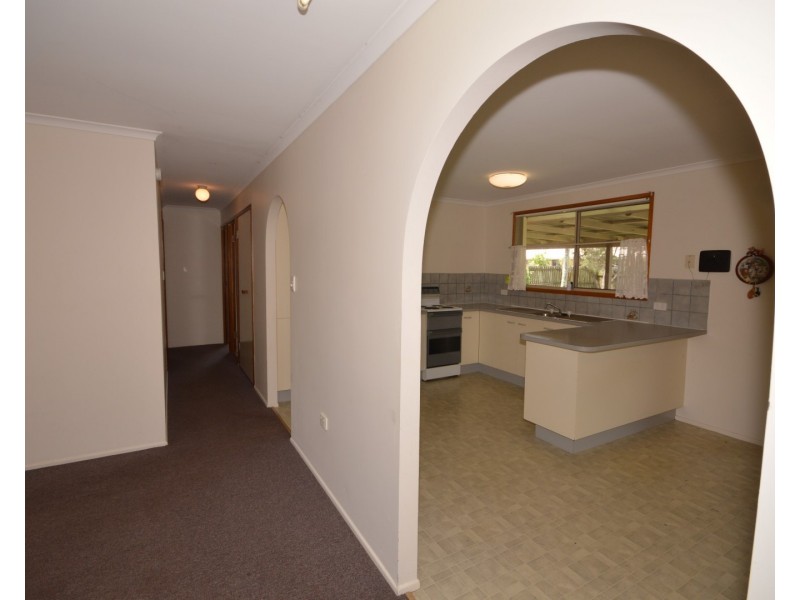 12 Mcnamara Street, Avenell Heights QLD 4670