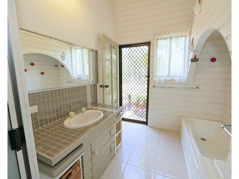 6 Hillandale Road, South Bingera QLD 4670