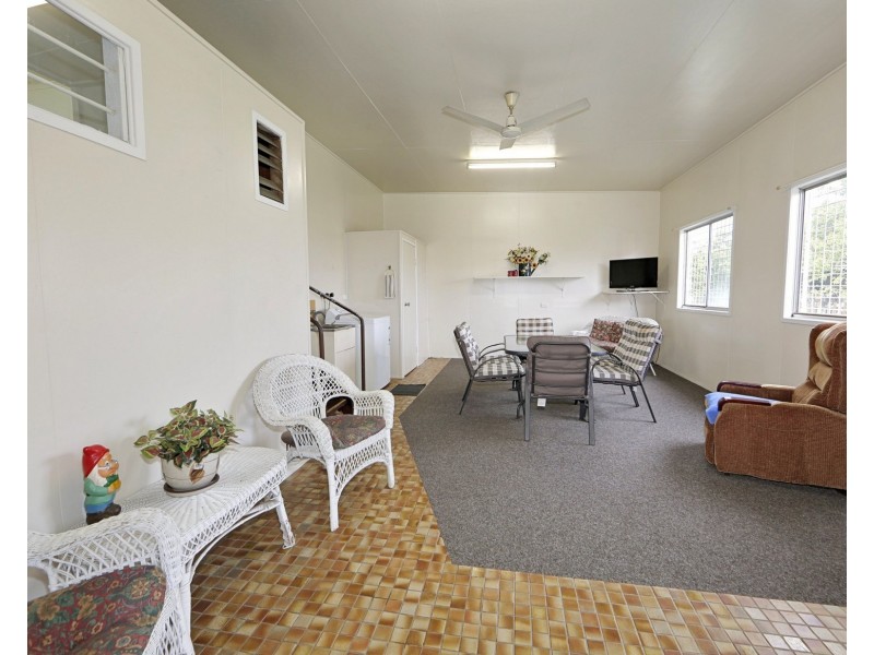 15 Sims Road, Avenell Heights QLD 4670