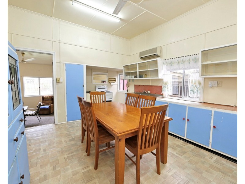 15 Sims Road, Avenell Heights QLD 4670