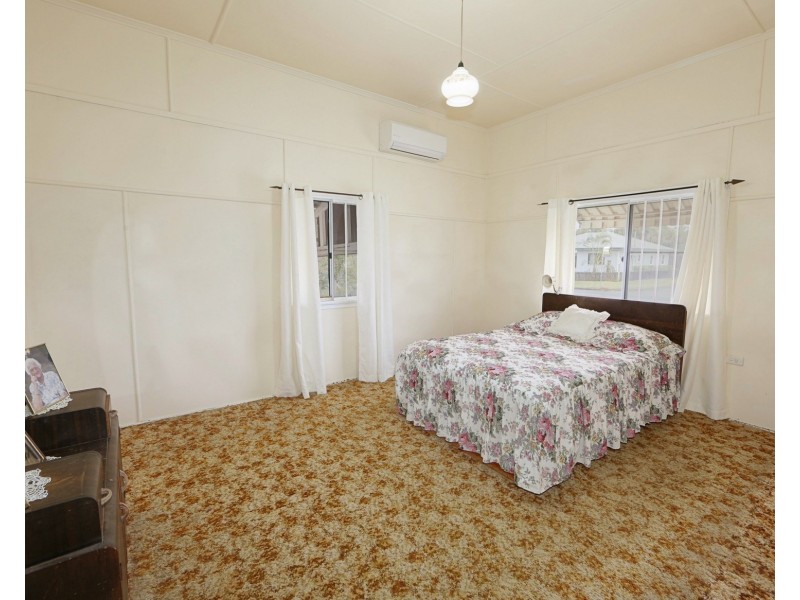 15 Sims Road, Avenell Heights QLD 4670