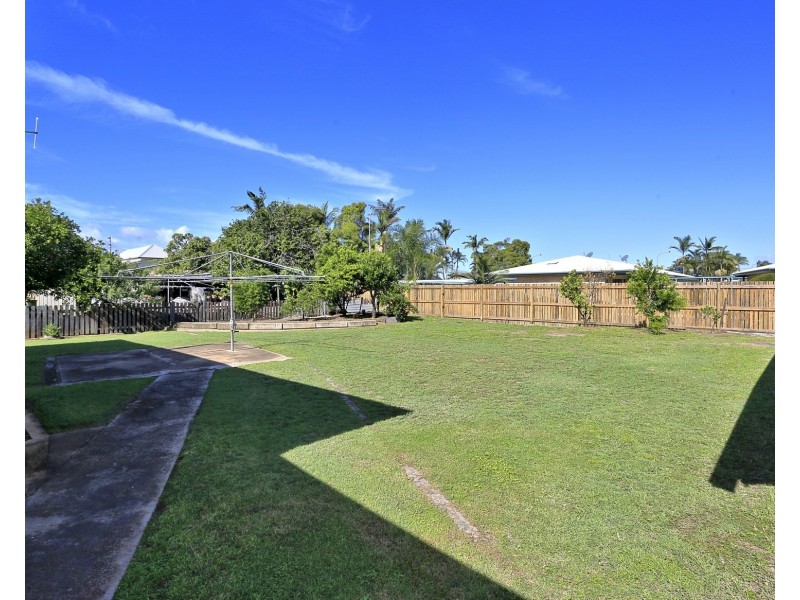 15 Sims Road, Avenell Heights QLD 4670