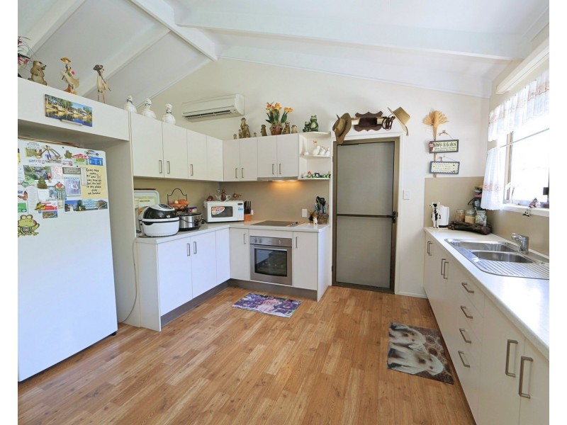 47 Powers Street, Burnett Heads QLD 4670