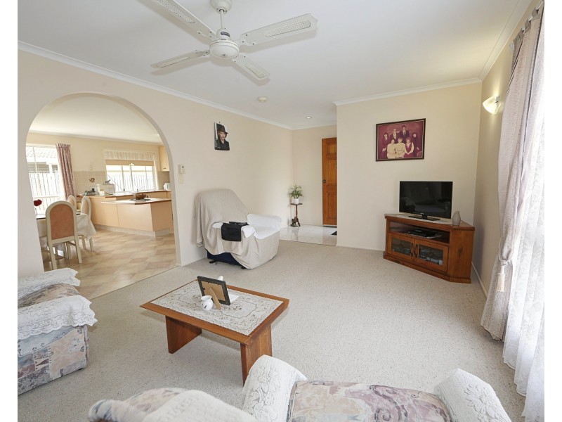 12  Ernie Patterson Drive, Avenell Heights QLD 4670