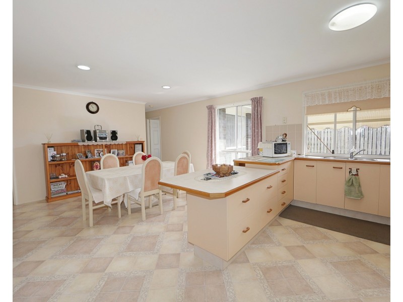 12  Ernie Patterson Drive, Avenell Heights QLD 4670