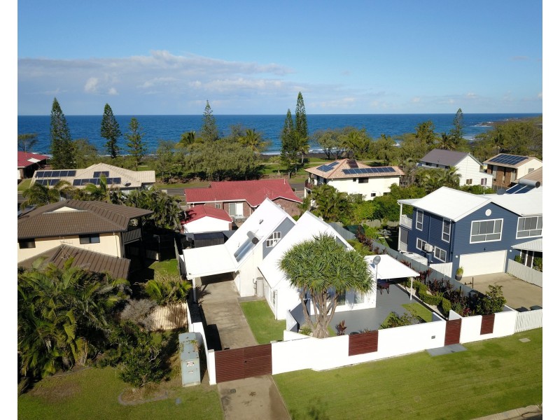 15 Oceanview Street, Bargara QLD 4670