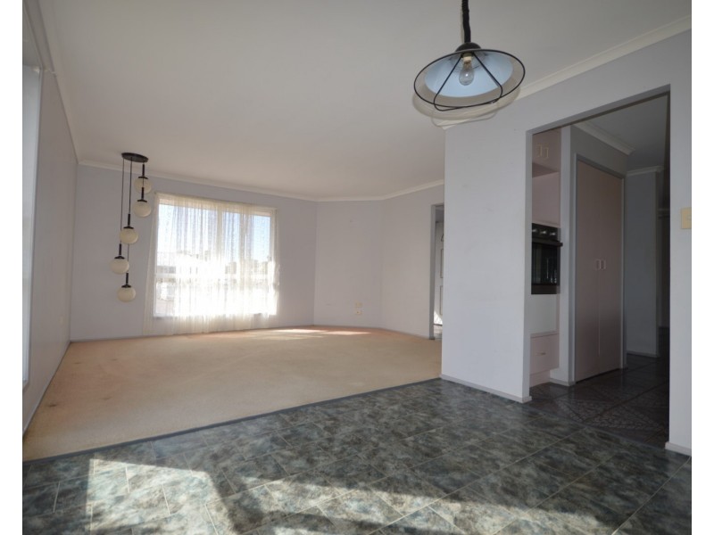 25  Daniel Drive, Bundaberg North QLD 4670