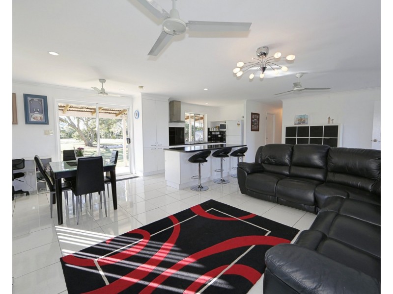 27 Spinnaker Boulevard, Innes Park QLD 4670