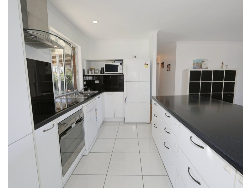 27 Spinnaker Boulevard, Innes Park QLD 4670