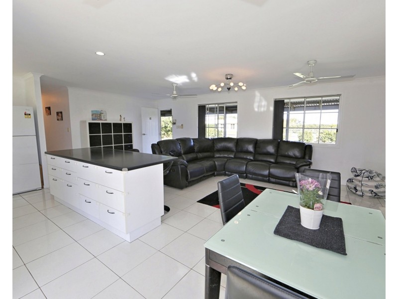 27 Spinnaker Boulevard, Innes Park QLD 4670