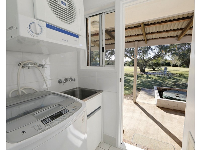 27 Spinnaker Boulevard, Innes Park QLD 4670