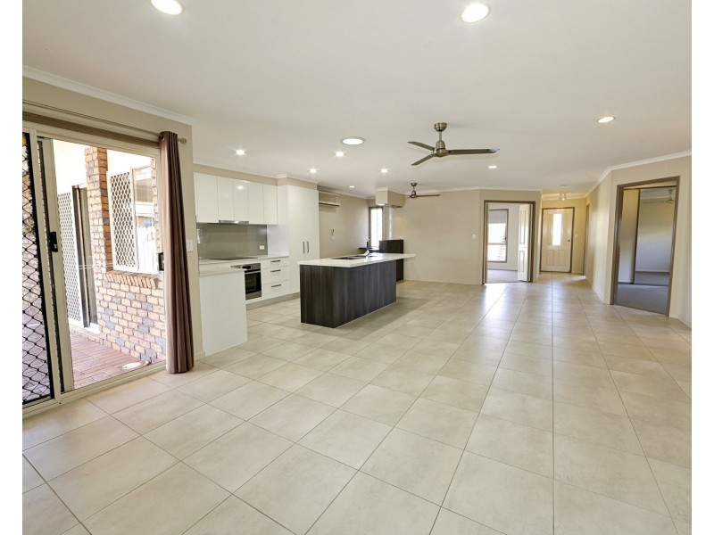 4 Samantha Court, Avenell Heights QLD 4670