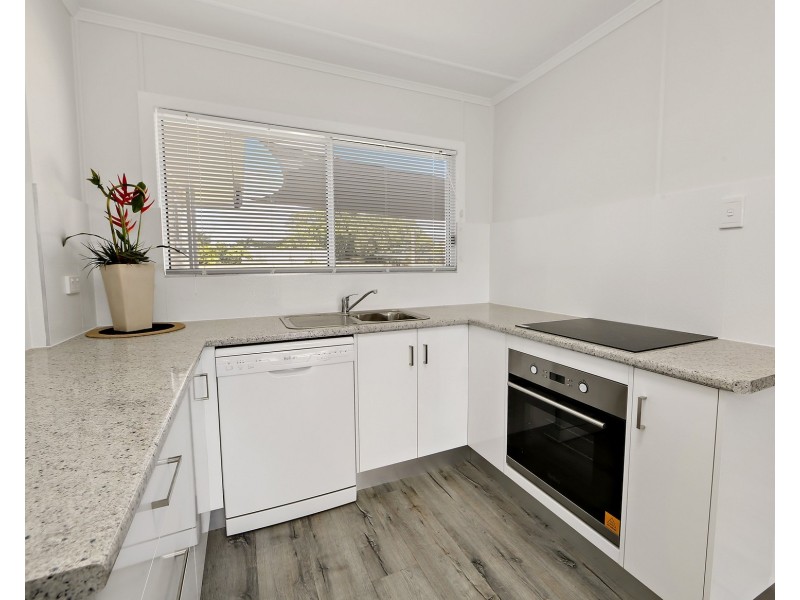 65 Sims Road, Avenell Heights QLD 4670