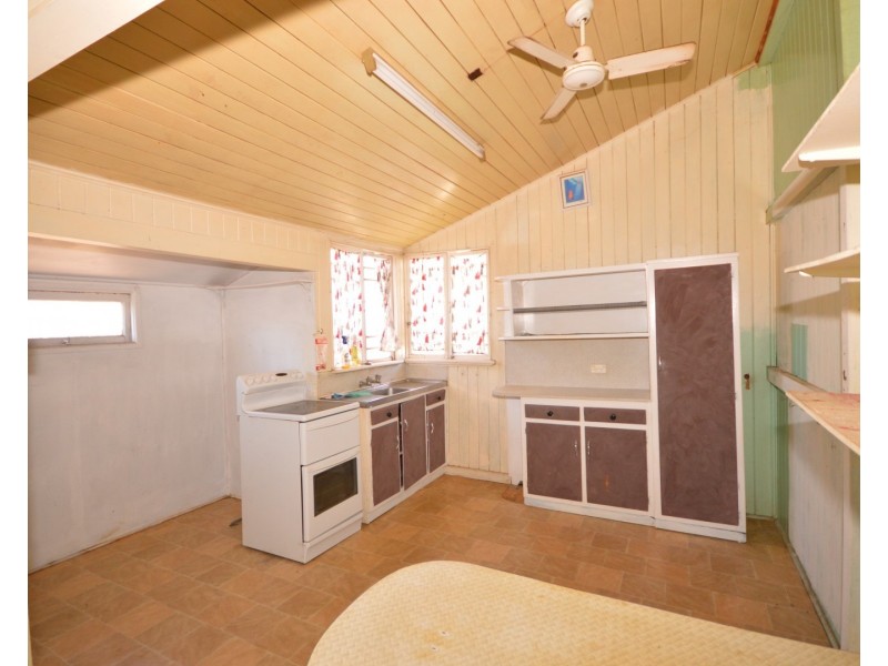 84 Crofton Street, Bundaberg West QLD 4670