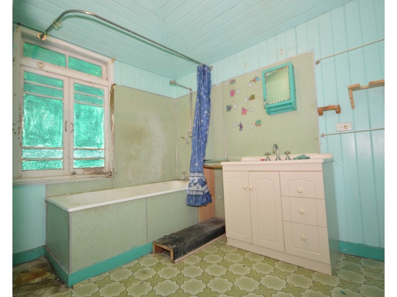 84 Crofton Street, Bundaberg West QLD 4670