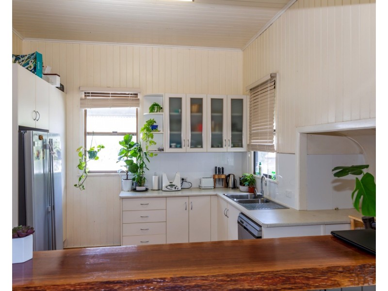 38  Victoria Street, Bundaberg East QLD 4670