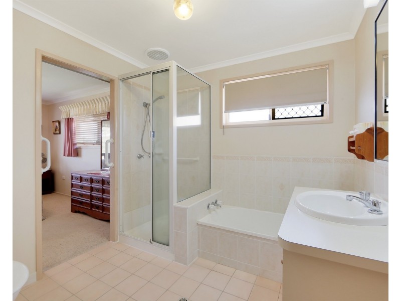 75 Clive Crescent, Kepnock QLD 4670