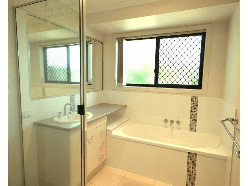 13-15A Avoca Street, Avoca QLD 4670