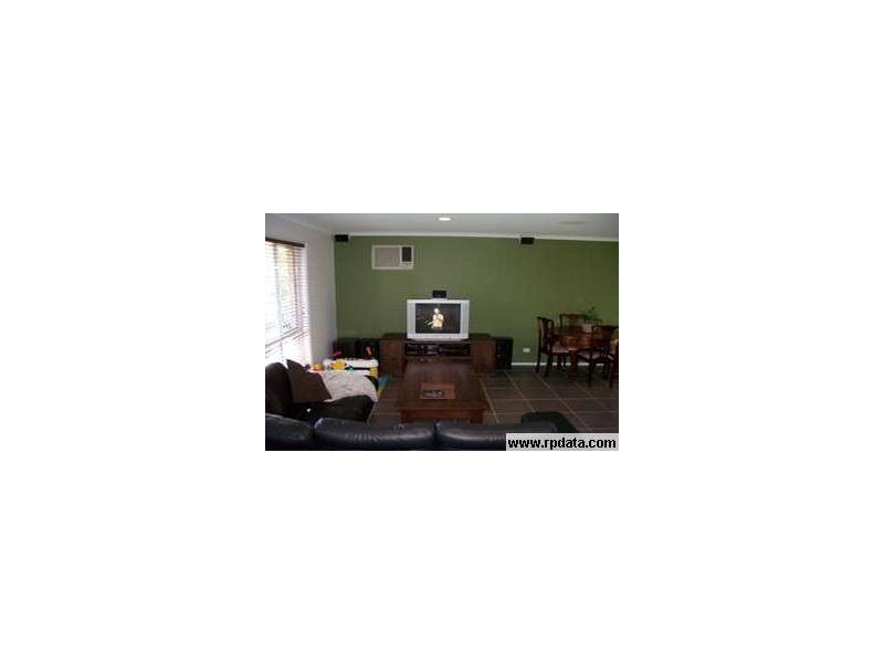 4 Southlake Drive, Varsity Lakes QLD 4227