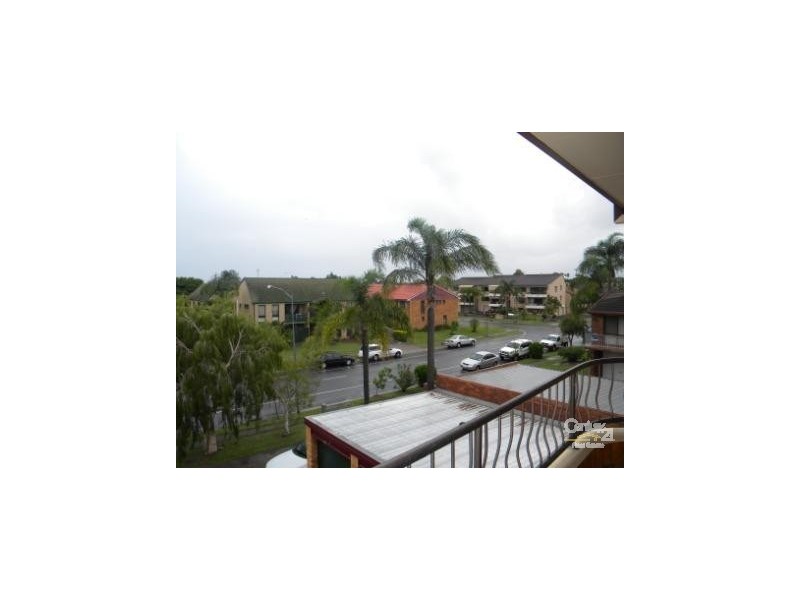 6/39 Duet Drive, Mermaid Waters QLD 4218