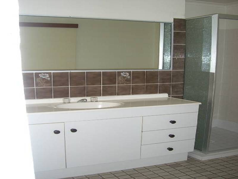 5 Ireby Court, Mermaid Waters QLD 4218