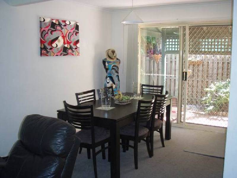 1/18 Bottlewood Court, Burleigh Waters QLD 4220