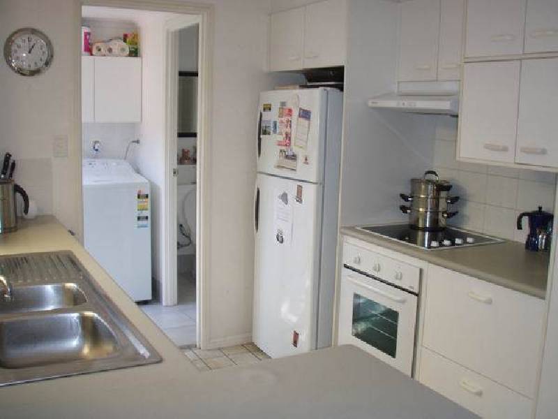 1/18 Bottlewood Court, Burleigh Waters QLD 4220