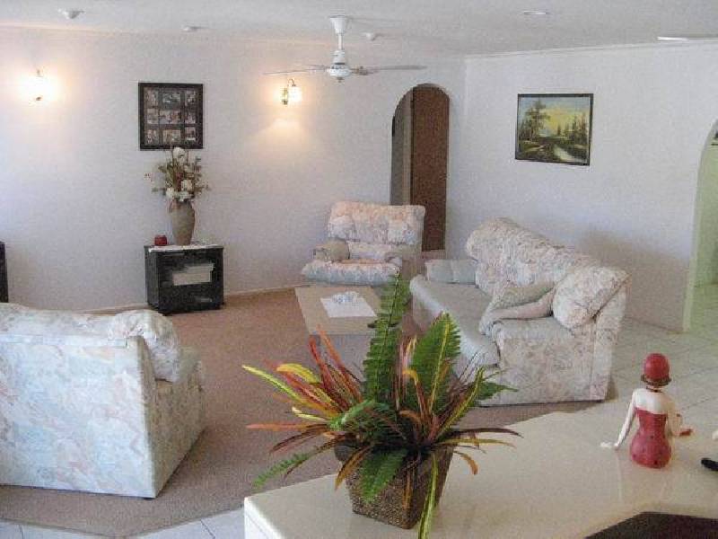 75 Christine Avenue, Burleigh Waters QLD 4220