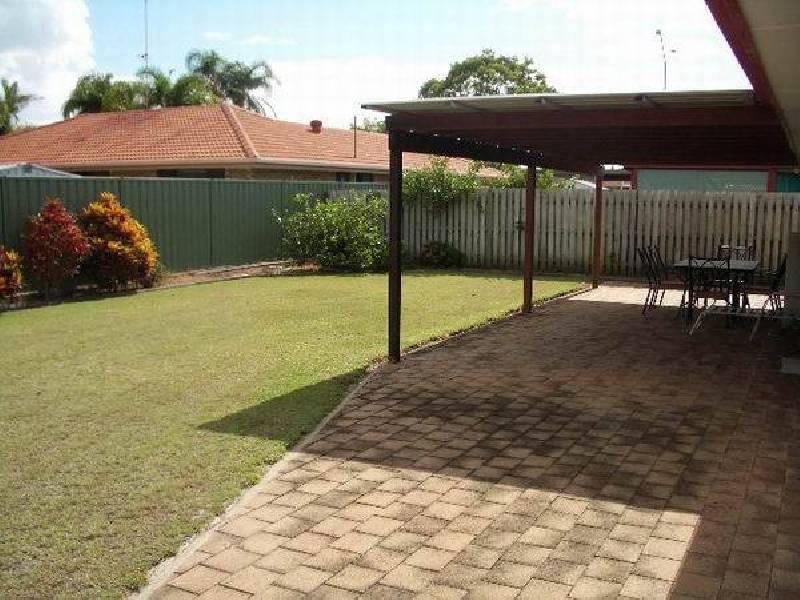 3 Southerly Street, Mermaid Waters QLD 4218