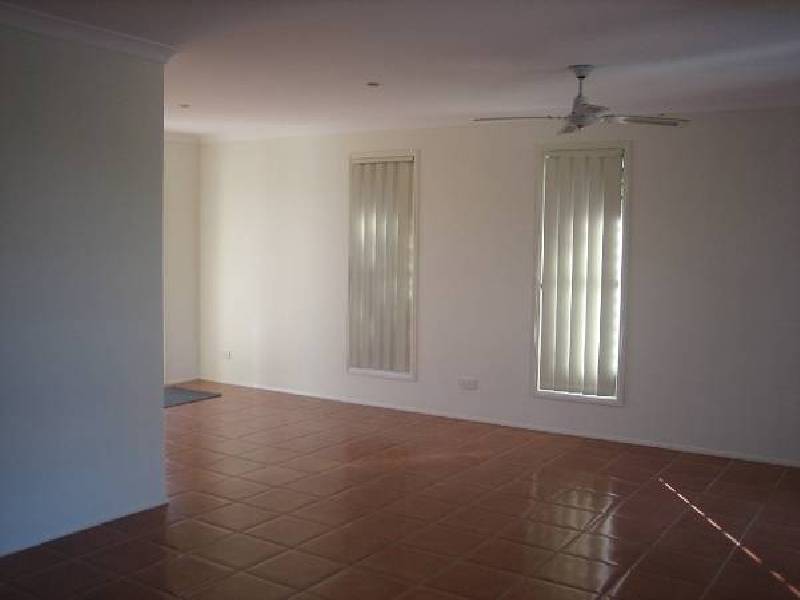 75 Southlake Drive, Varsity Lakes QLD 4227