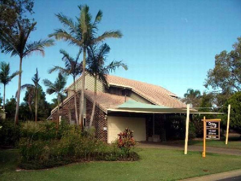 2 Langford Court, Mermaid Waters QLD 4218