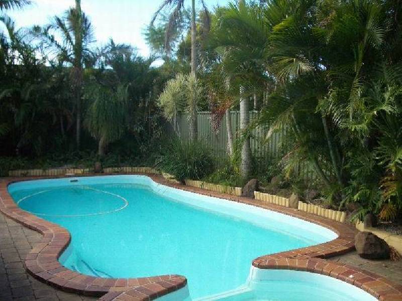 2 Langford Court, Mermaid Waters QLD 4218