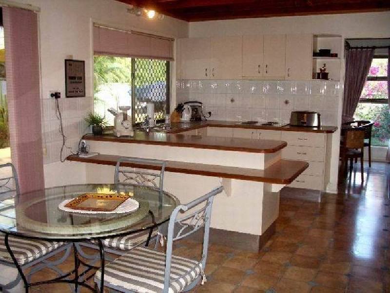 2 Langford Court, Mermaid Waters QLD 4218