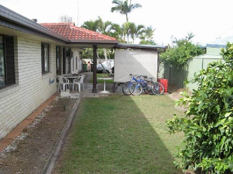 7 Joan Street, Burleigh Waters QLD 4220