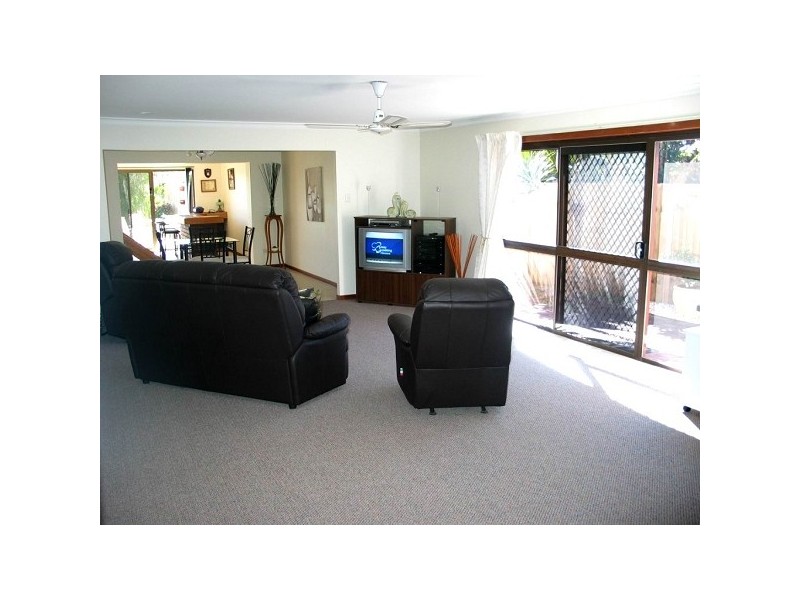 1 Alma Street, Broadbeach Waters QLD 4218
