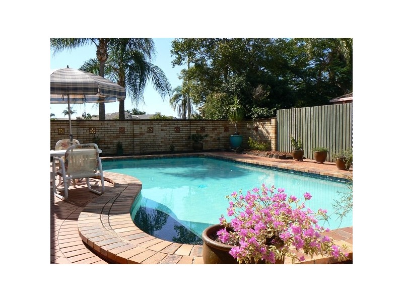 166 Markeri Street, Mermaid Waters QLD 4218