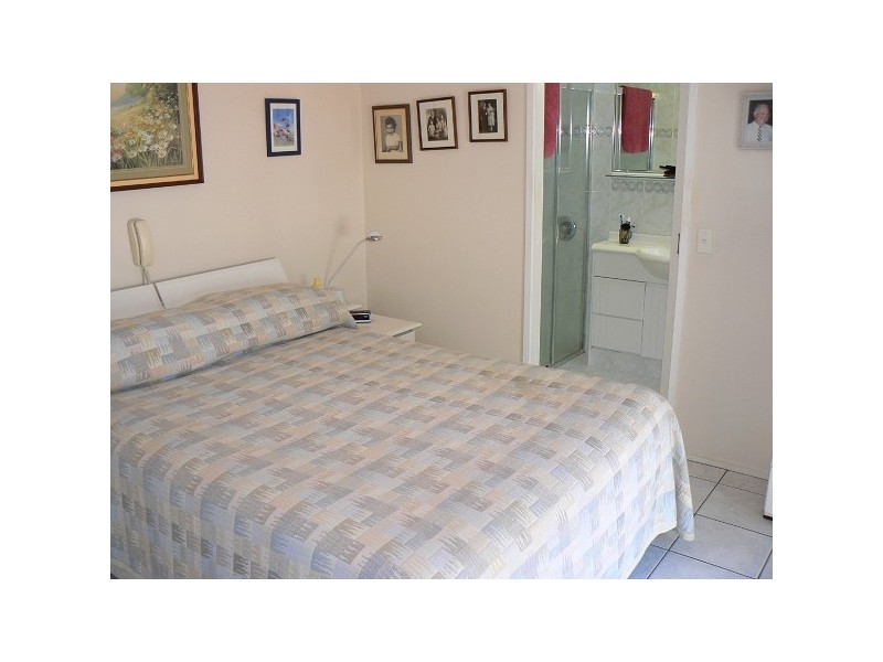 166 Markeri Street, Mermaid Waters QLD 4218