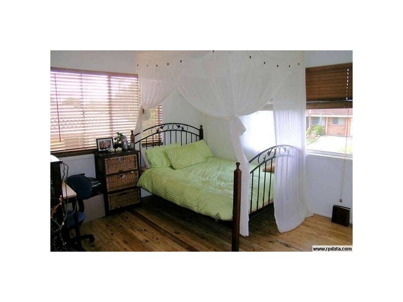 18 Birigun Street, Mermaid Waters QLD 4218