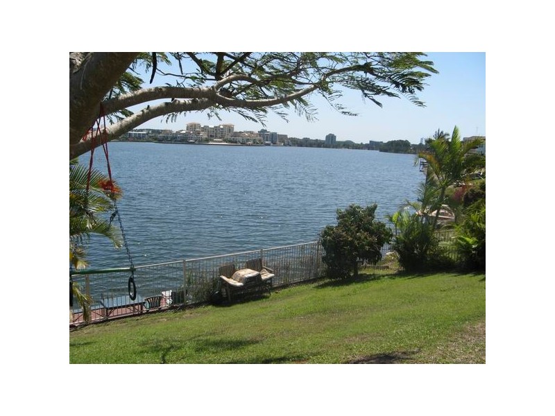 23 Notre Dame Court, Varsity Lakes QLD 4227