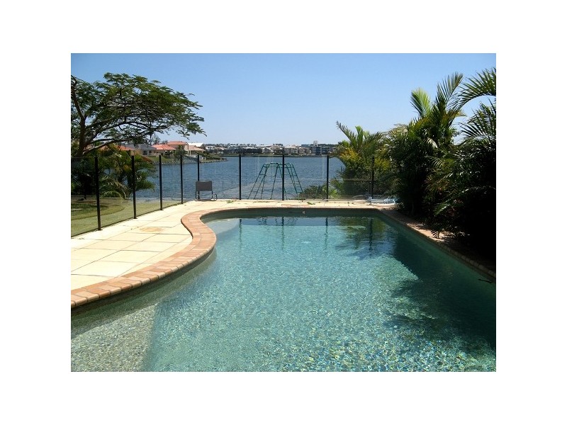 23 Notre Dame Court, Varsity Lakes QLD 4227