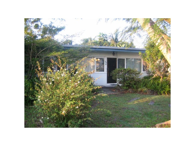 64 Allambi Avenue, Broadbeach Waters QLD 4218