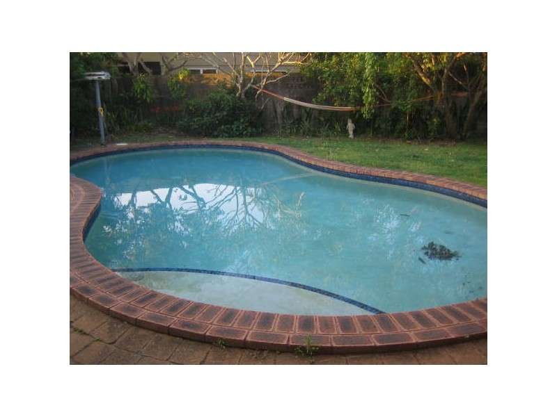 64 Allambi Avenue, Broadbeach Waters QLD 4218