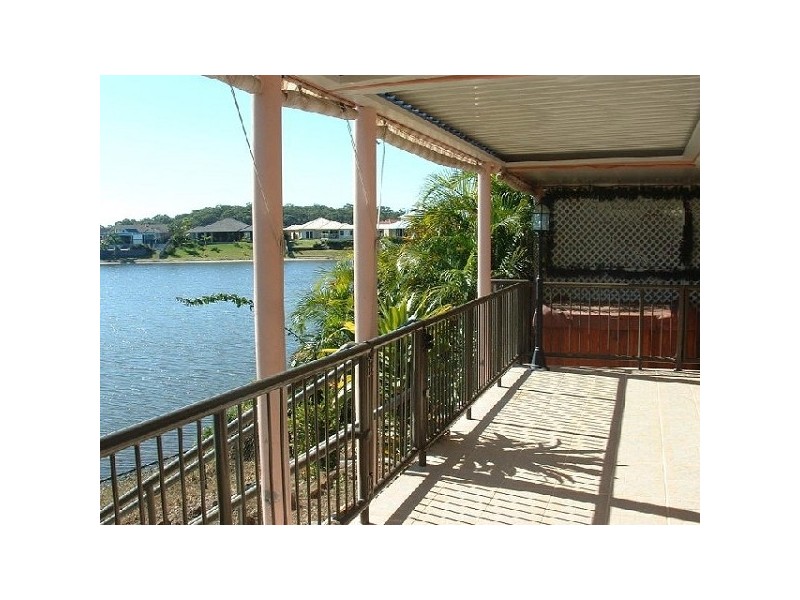 54 Dipper Drive, Burleigh Waters QLD 4220