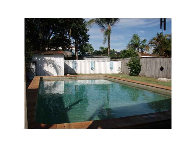 91 Albion Avenue, Miami QLD 4220