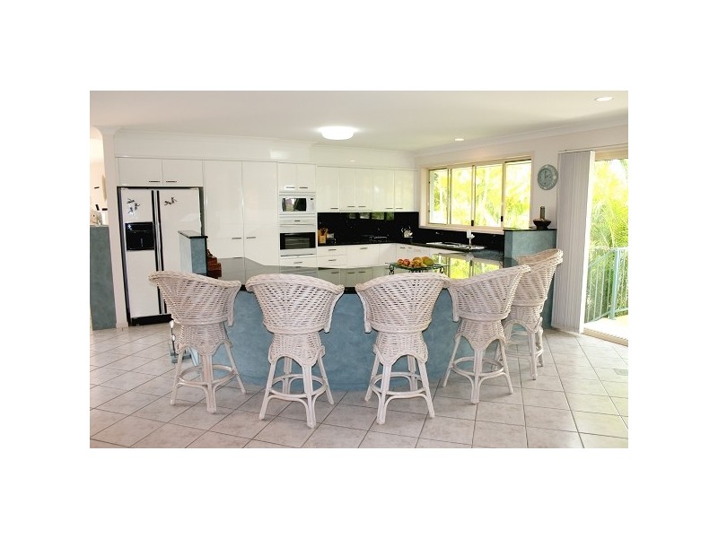 19 Winch Court, Mermaid Waters QLD 4218